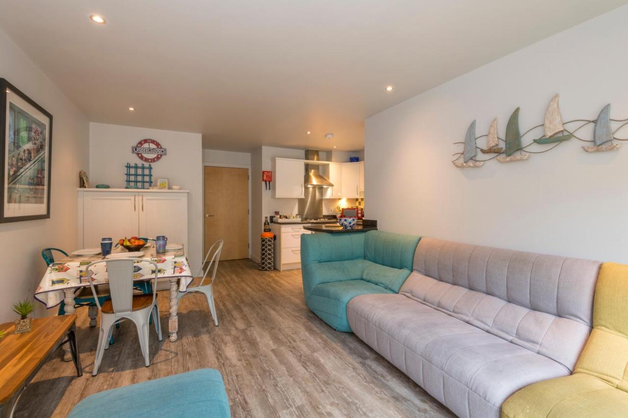 The House & Porth Sands * New Quay