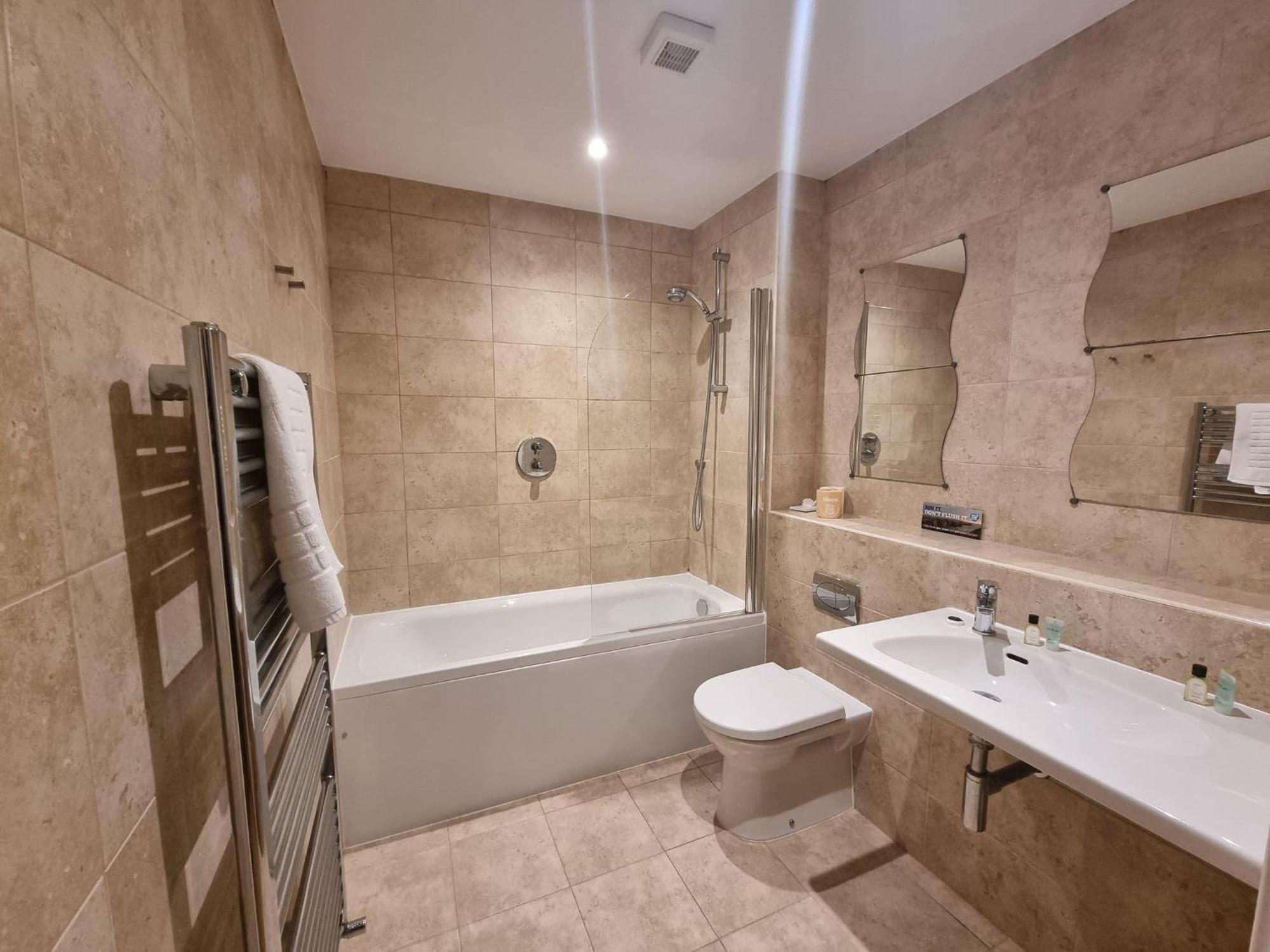 The House & Porth Sands Apartment