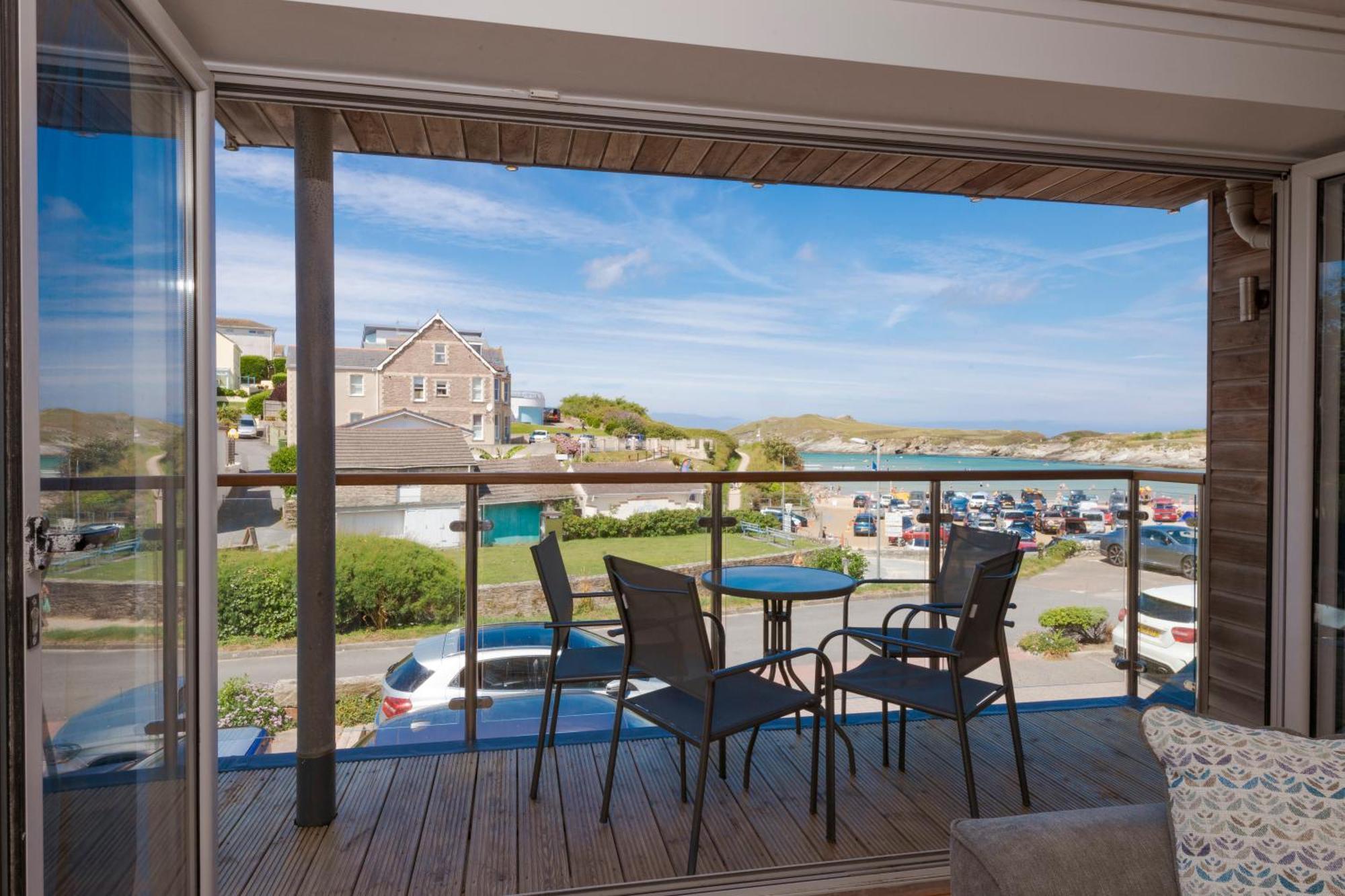 The House & Porth Sands