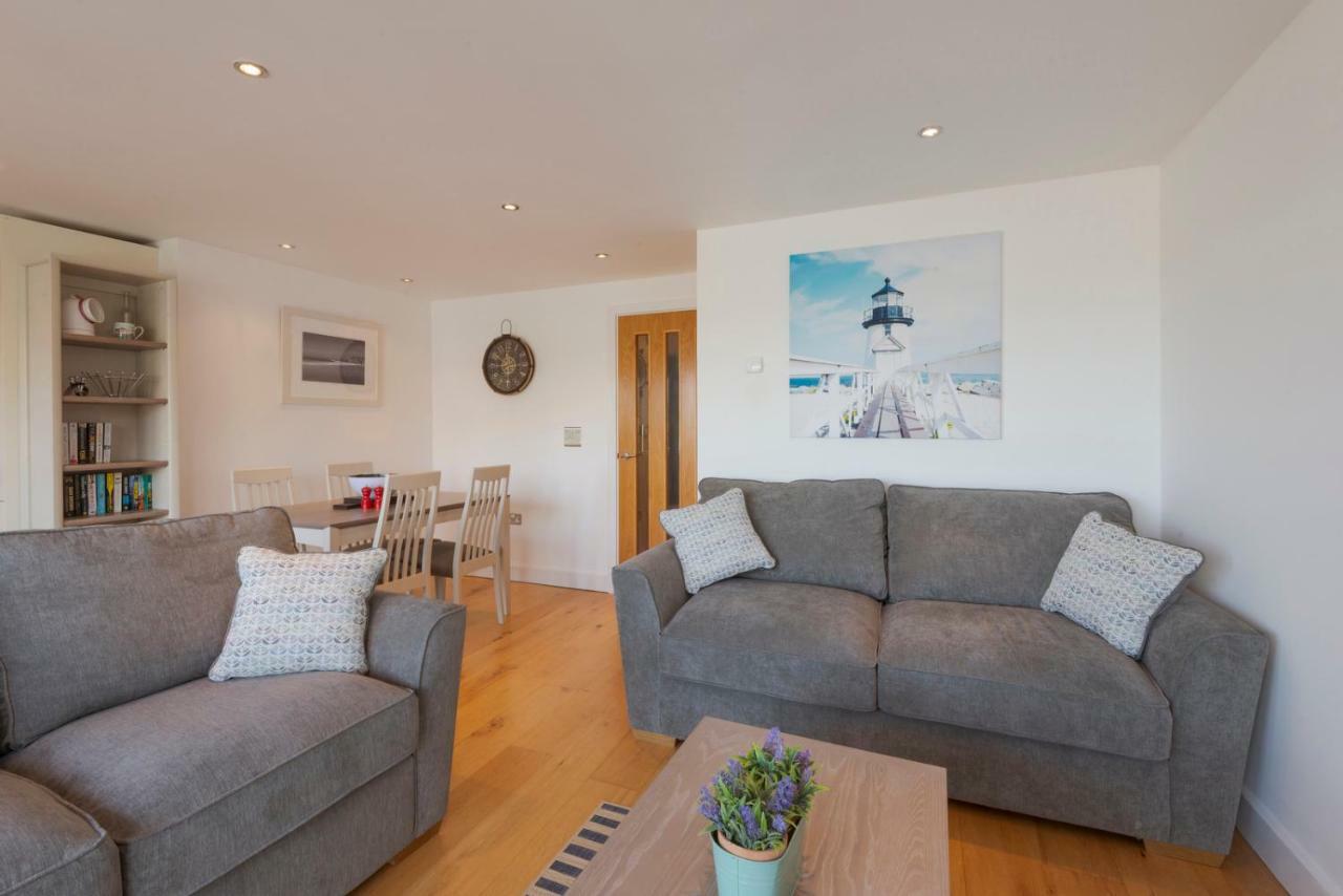 The House & Porth Sands * New Quay